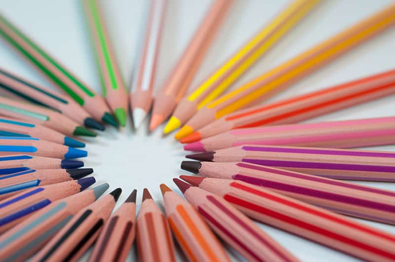 crayons de couleur inclusif